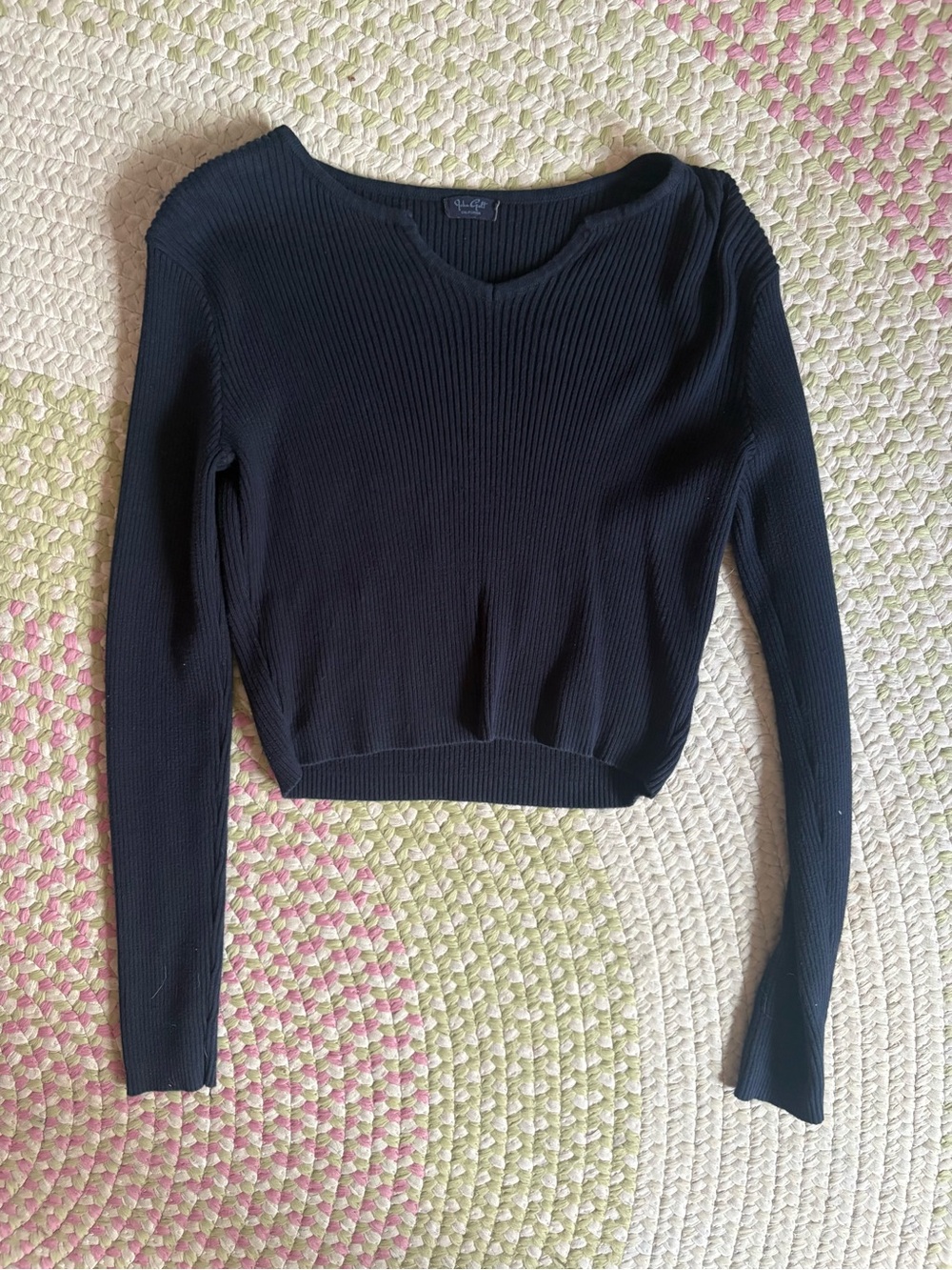 Brandy Melville Black Ribbed V-Neck Cropped Sweater